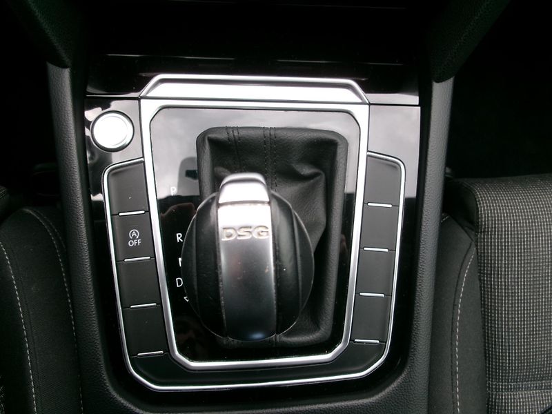 Volkswagen Passat Variant (2018) 1,5TSI AC NAVI ACC BT - fotka 25 z 39
