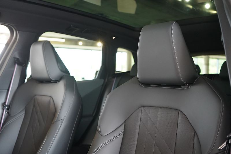 BMW X3 M50 xDrive, Nezávislé, Tažné - fotka 23 z 50