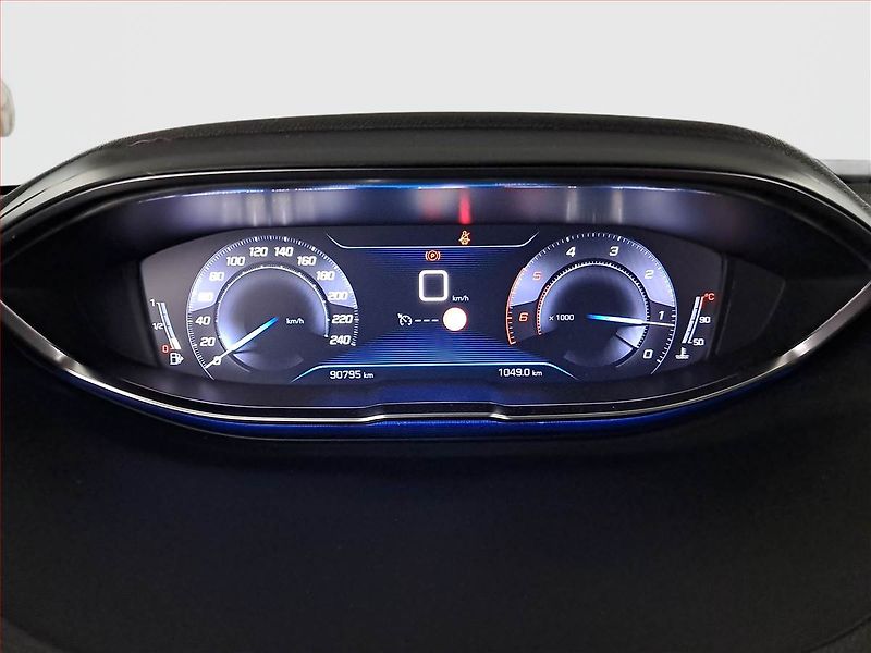 Peugeot 3008 (2020) 1.5 BlueHDi, Navi, Tempomat - fotka 11 z 19