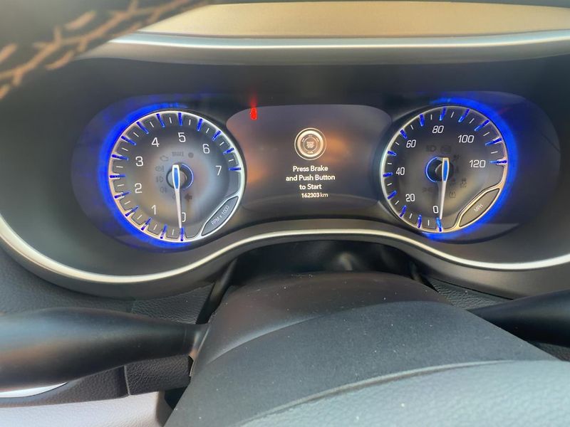 Chrysler Pacifica (2022) 3,6 8 míst 360 DVD Radar  2022 - fotka 16 z 19