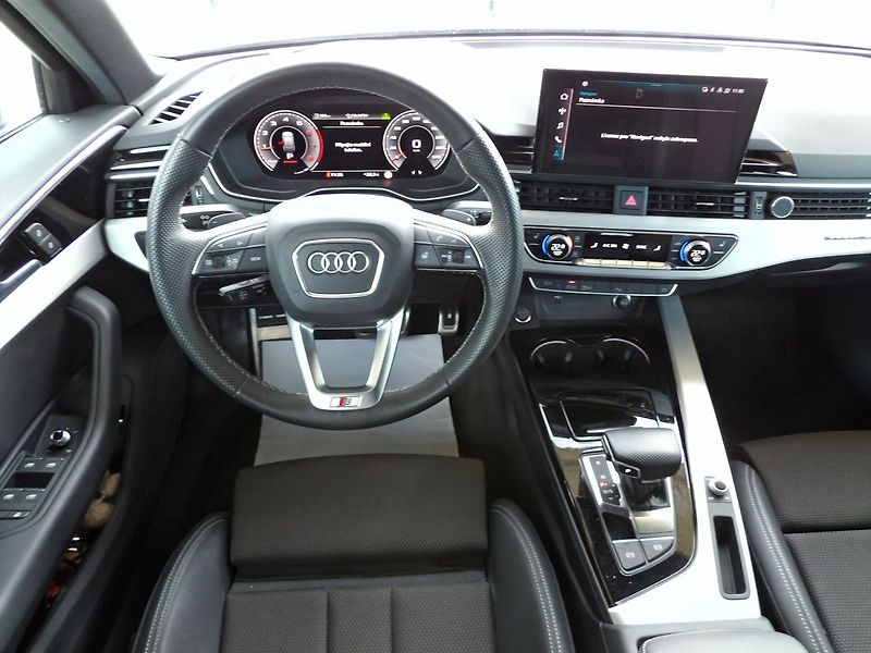 Audi A4 40TFSI quattro Competition+ ČR - fotka 7 z 24
