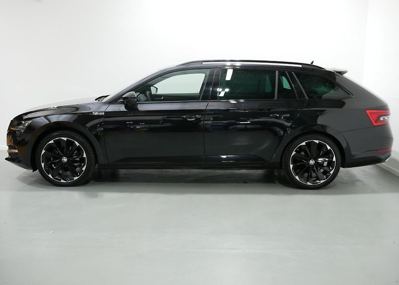 Škoda Superb - fotka 3 z 24