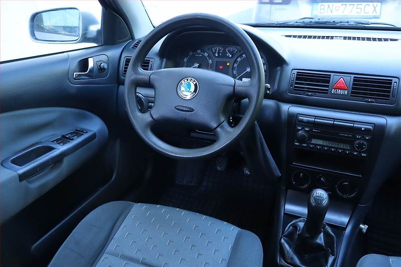 Škoda Octavia (2009) 1.6, po STK, jezdí výborně - fotka 7 z 18