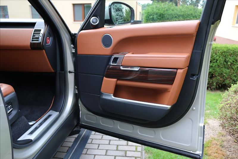 Land Rover Range Rover 4,4 1.Maj. ČR. Autobiography - fotka 34 z 57