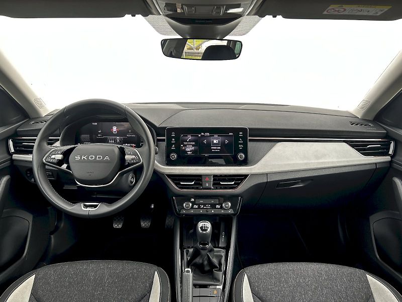Škoda Scala (2025) 1.0 TSI 85kW MP6 Top Selection - fotka 5 z 34