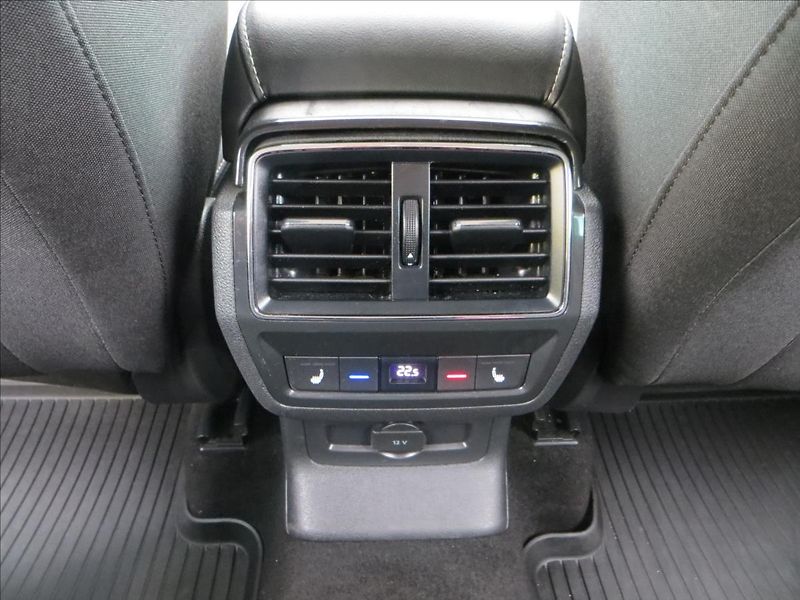 Škoda Karoq 2,0 TDI 110kw Style 4x4 DSG - fotka 27 z 28