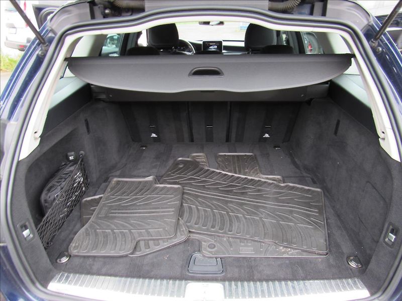 Mercedes-Benz Třídy C 1,6 d C200 BlueTEC - fotka 29 z 36