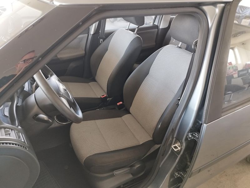 Škoda Roomster (2012) 1,2TSi 63KW klima serviska - fotka 15 z 26