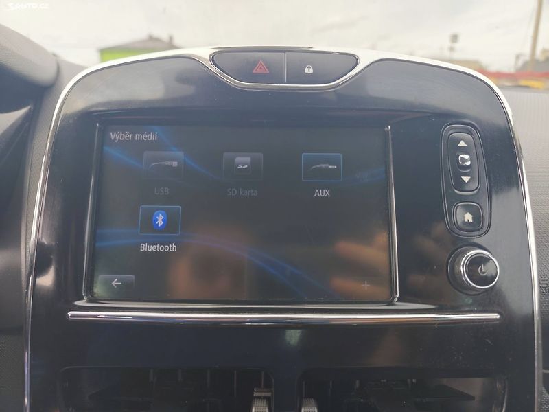 Renault Clio (2014) - fotka 37 z 45