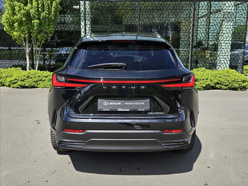 Lexus NX 450h plus 2,5 Prestige - fotka 15 z 16