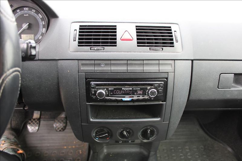 Škoda Fabia 1,2 i  STK 5/2027, KLIMA - fotka 14 z 19