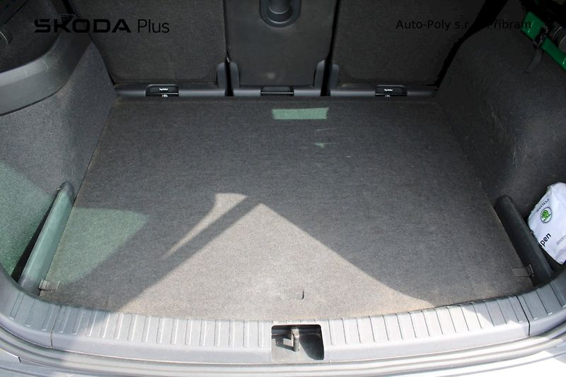 Škoda Karoq (2019) Scout 2.0TDI / 140kW 4x4 7°DSG - fotka 22 z 24