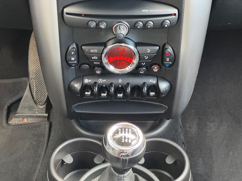 Mini Countryman (2015) 1,6 D 82 Kw - fotka 20 z 33