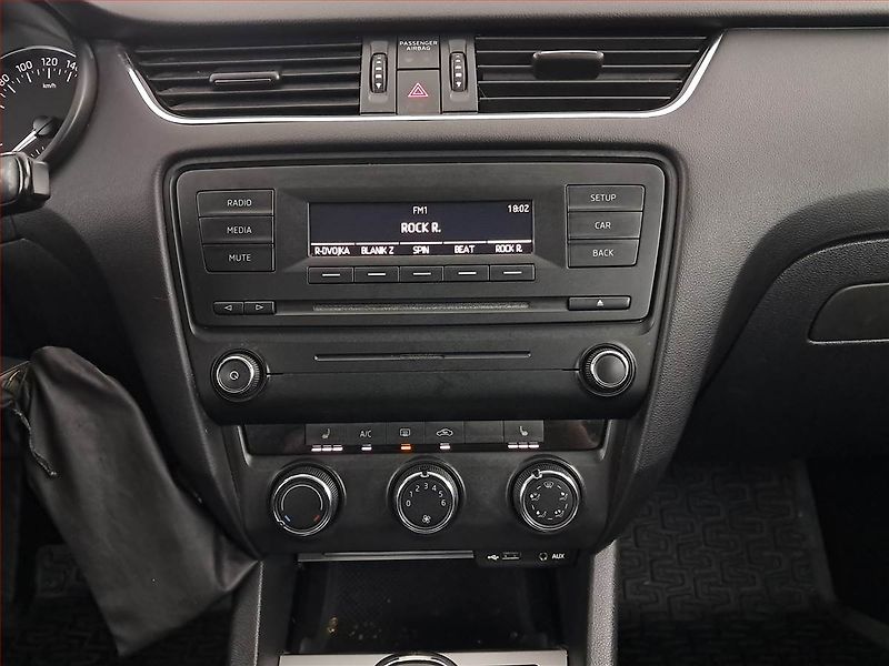 Škoda Octavia (2014) 1.2 TSI, Tempomat - fotka 12 z 14