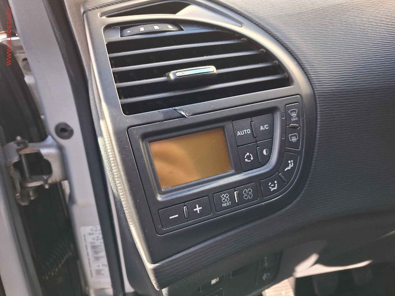 Citroën C4 Picasso (2010) 1.6 HDi, 2.maj,ČR, Dynamique - fotka 14 z 16