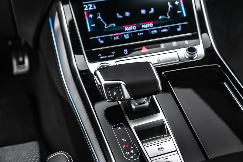 Audi Q8 50TDI 2x Sline Laser Vzduch B& - fotka 17 z 23