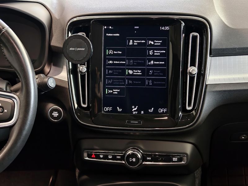 Volvo XC40  D3 AWD Momentum+Winter Pack - fotka 18 z 23