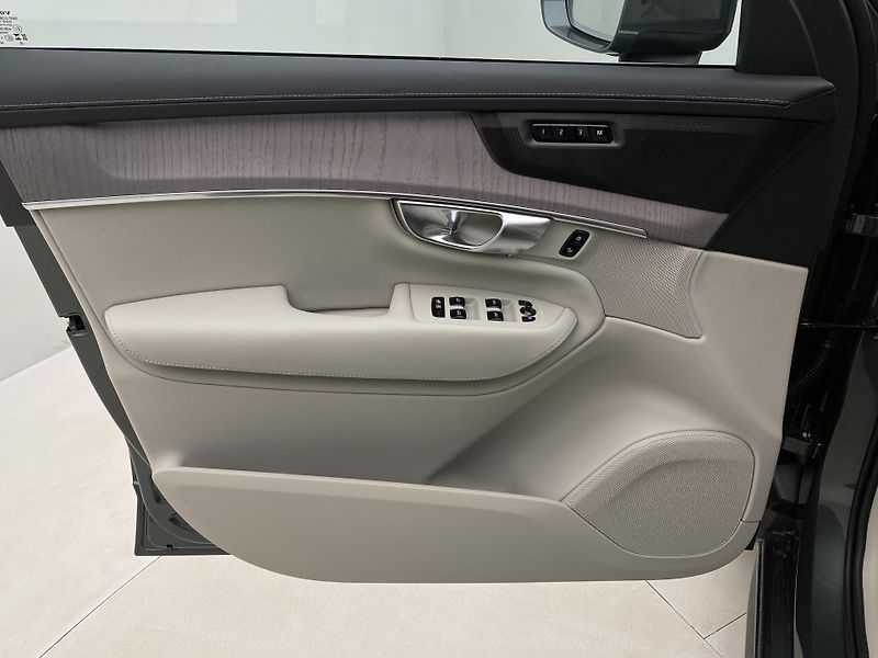 Volvo XC90 (2026) T8 AWD Plug-in BRIGHT PLUS 7m - fotka 7 z 70