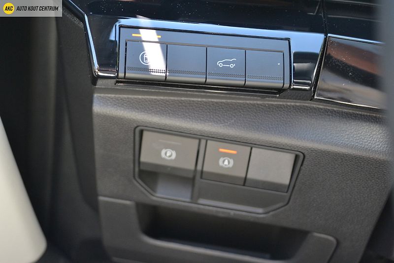Renault Espace ICONIC E-TECH FULL HYBRID 200k - fotka 64 z 73