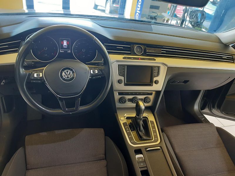 Volkswagen Passat 2.0 TDI COMBI NAVI TEMPOMAT - fotka 9 z 21