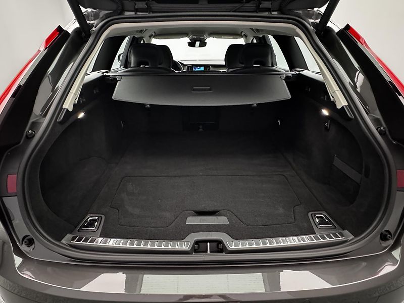 Volvo V90 CC B4 AWD PLUS CZ REZERVACE - fotka 5 z 51