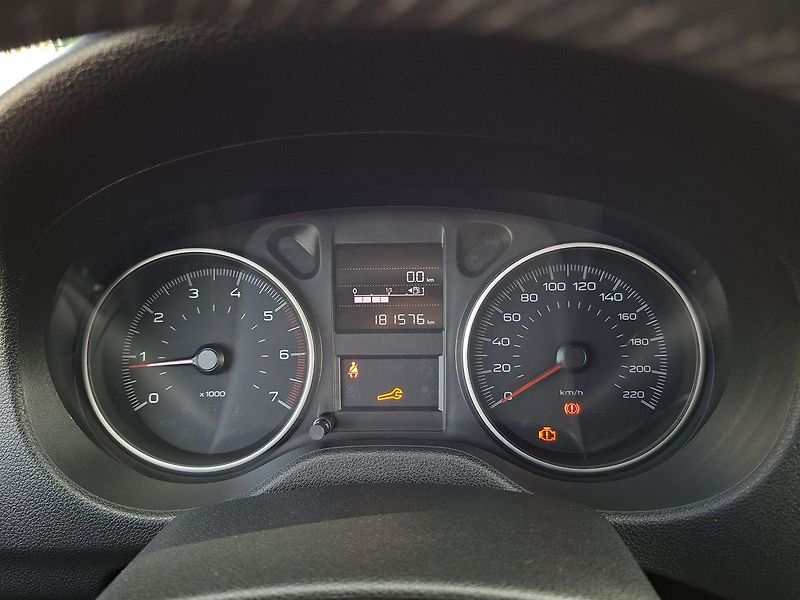 Peugeot 301 1,6 BHDi 100k M5 - fotka 16 z 25