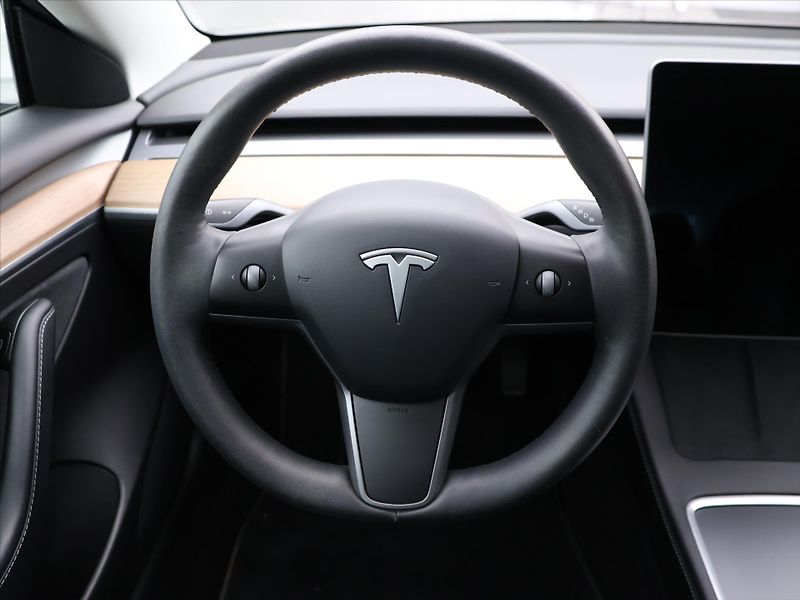 Tesla Model 3 Long Range 75kWh AWD sOH 96,4% - fotka 18 z 32