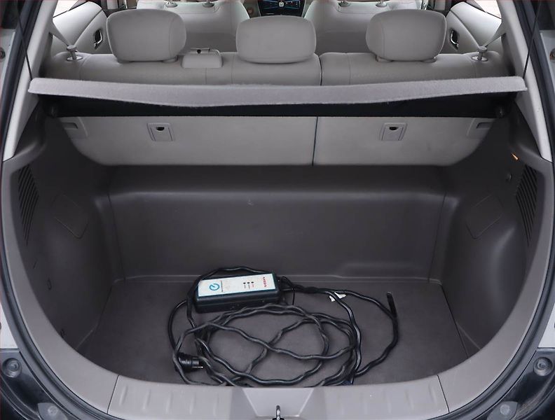 Nissan Leaf (2012) 24 kWh, SoH 62%, Automat - fotka 16 z 17