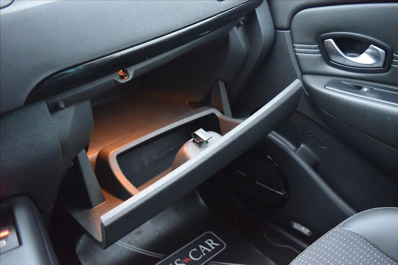 Renault Scénic 1,9 DCI 96KW TAŽNÉ NAVI KAMERA - fotka 56 z 57