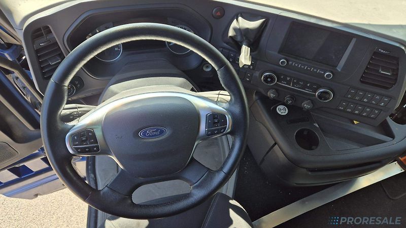 Ford F - MAX 1850 LOW DECK EURO 6 - fotka 4 z 8