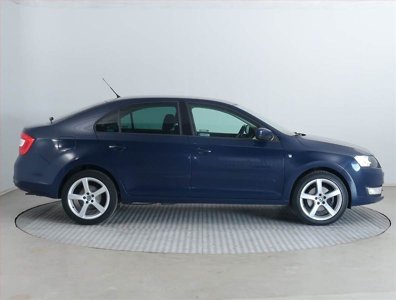 Škoda Rapid (2015) Ambition 1.6 TDI, Tempomat - fotka 6 z 17