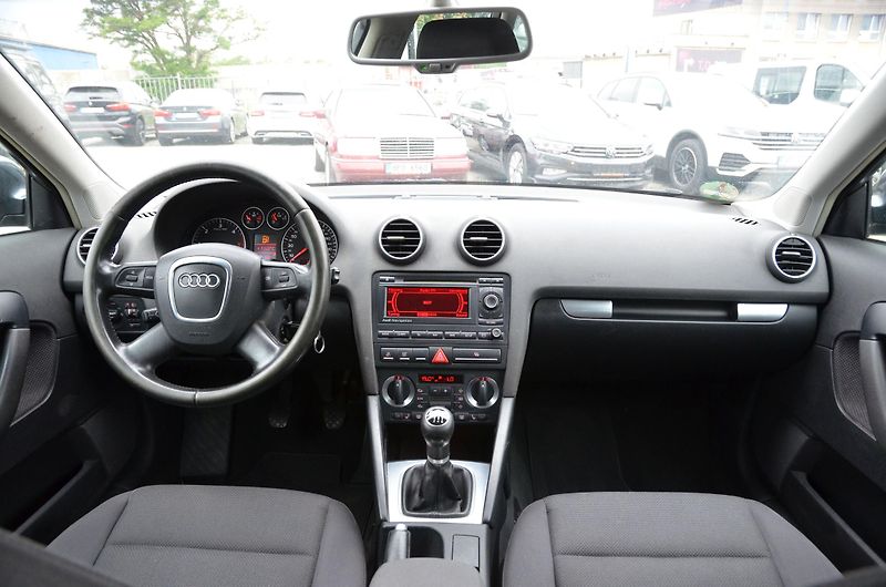 Audi A3 (2007) 2.0 TDi 125kW / STK 05/2028 - fotka 14 z 27