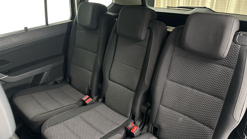 Volkswagen Touran 1.5 TSI Comfortline - fotka 16 z 26