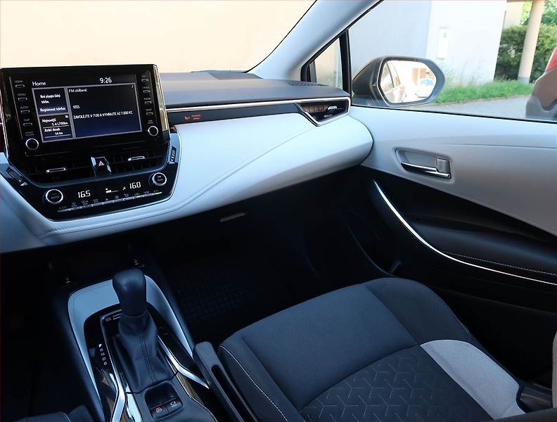 Toyota Corolla (2020) 1.8 Hybrid - fotka 8 z 22