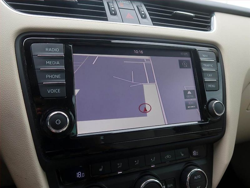 Škoda Octavia (2014) Elegance 2.0 TDI, 4X4 - fotka 13 z 17