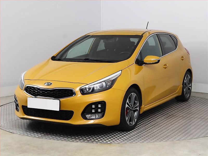 Kia Ceed (2015) GT Line 1.6 CRDi, Navi - fotka 2 z 17