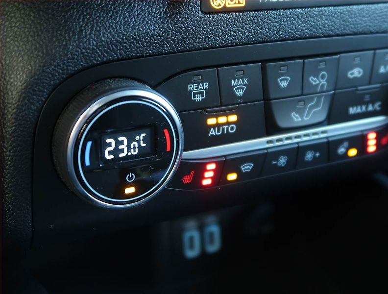 Ford Kuga (2022) Titanium 2.5 Plug-in Hybrid - fotka 18 z 23