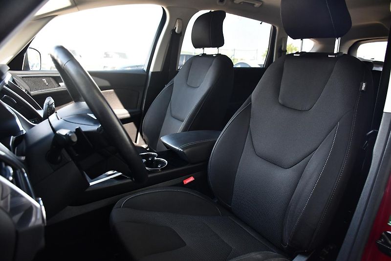 Ford S-MAX 2,0TDCi ČR 1.MAJITEL 140KW AT - fotka 11 z 53