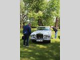 Luxusní vozy se v sobotu 4. května sjely na zámek do Lnář. Převládala auta značky Rolls Royce.