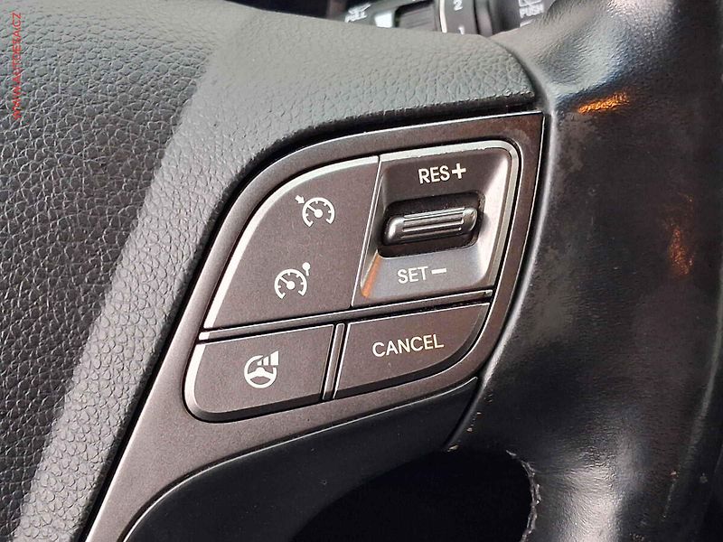 Hyundai Santa Fe (2013) 2.0 CRDi 4WD, Style, TZ - fotka 14 z 19