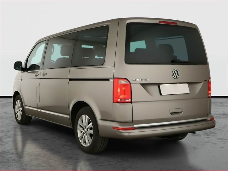 Volkswagen Multivan (2017) Highline 2.0 BiTDI 4Motion, ČR - fotka 4 z 17