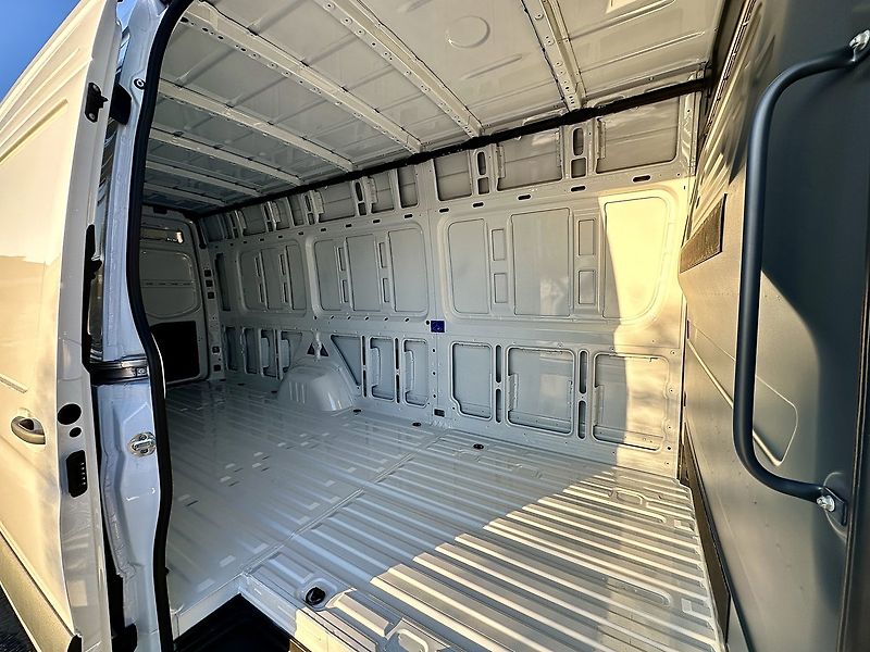 Mercedes-Benz Sprinter (2025) 317 KAWA Pro XL - fotka 10 z 28