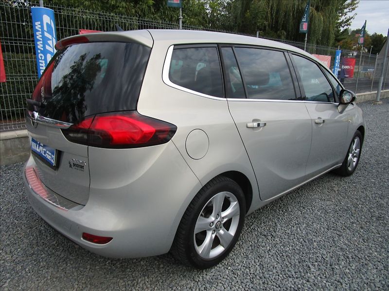 Opel Zafira Tourer 1.6CDTi aut. Klima, pan - fotka 4 z 42