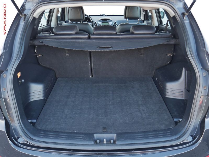 Hyundai ix35 (2010) 2.0 CRDi, ČR, AC, temp, tažné - fotka 7 z 20