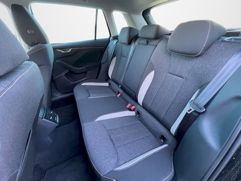 Škoda Kamiq (2025) 1.0 TSI 85 kW Top Selection - fotka 24 z 32