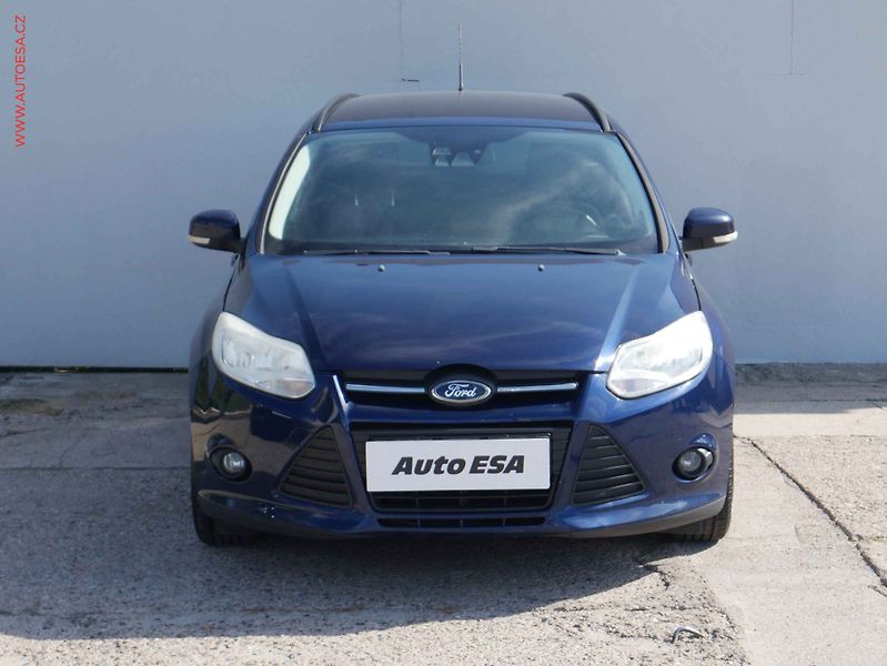 Ford Focus (2011) 1.6 TDCi, AC, park.asist - fotka 2 z 15