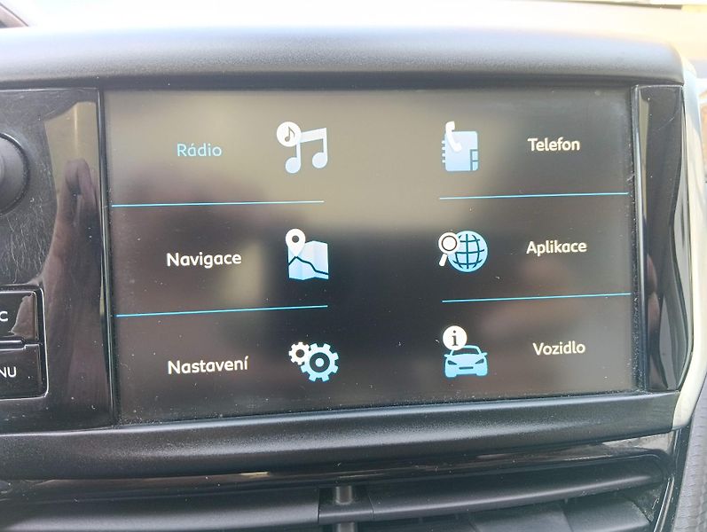Peugeot 2008 (2018) 1.2/81kW, GT-Line, automat - fotka 18 z 37