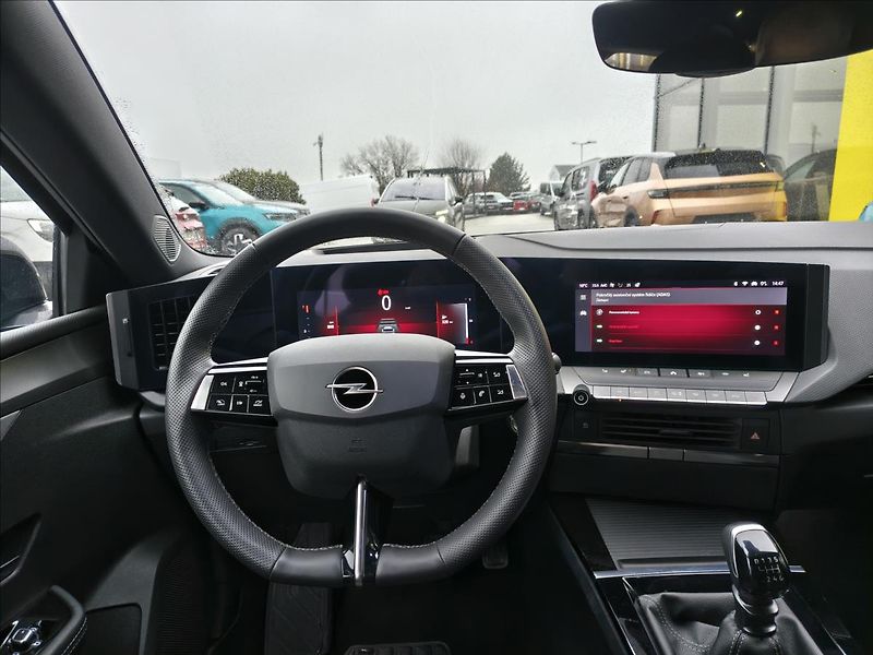Opel Astra 1,2   GS line 130K - fotka 7 z 22