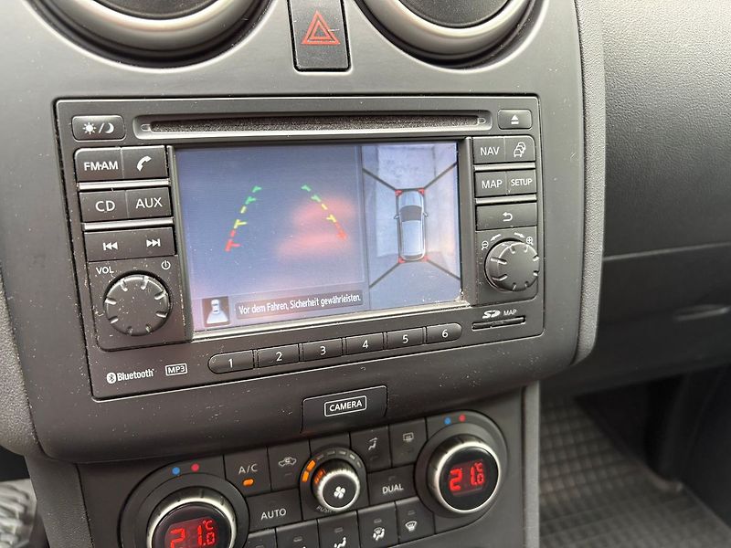 Nissan Qashqai 1.6dCi, 96kW, 4x4, Kamera 1Maj - fotka 13 z 27