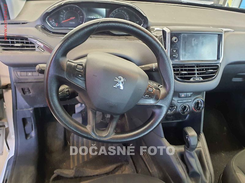 Peugeot 208 (2013) 1.2 VTi - fotka 3 z 3